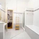 Apartment Viale Miramare 27 Tirabora Short Rent Trieste